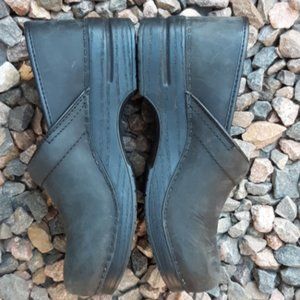 Dansko professional leather nubuck clogs